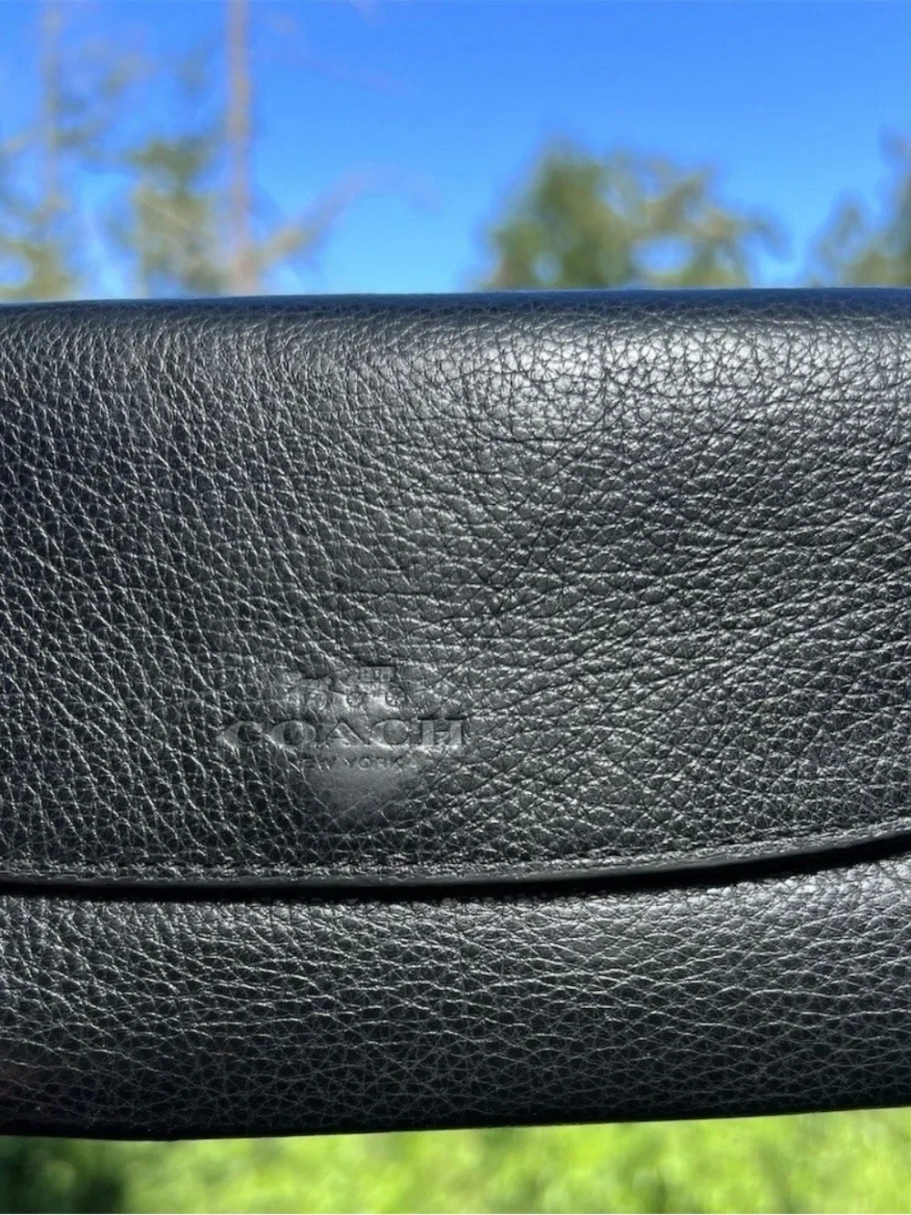 VINTAGE COACH Women's Trifold Wallet in Pebble Leather Credit Card Holder
